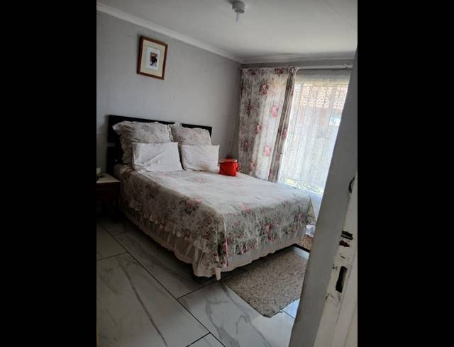 3 BEDROOM HOUSE FOR SALE IN PROTEA GLEN